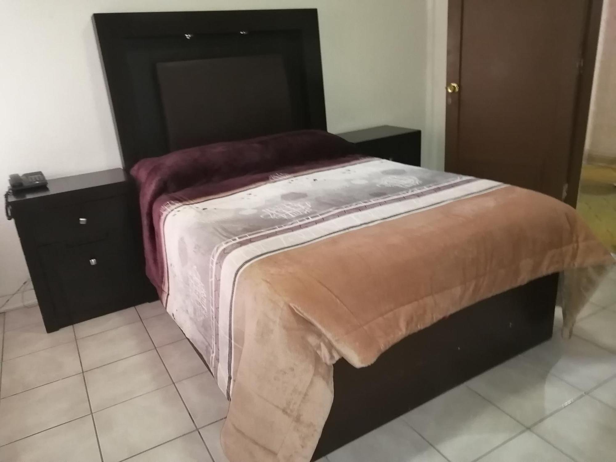 Hotel Baeza Делисьяс Экстерьер фото