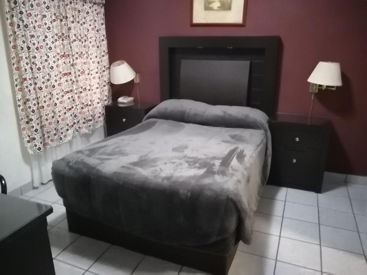 Hotel Baeza Делисьяс Экстерьер фото