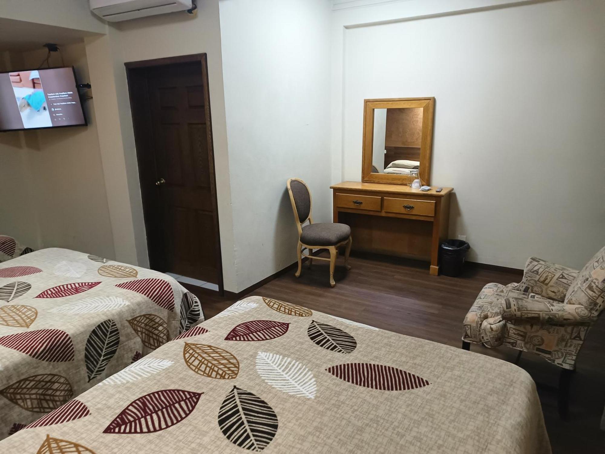 Hotel Baeza Делисьяс Экстерьер фото
