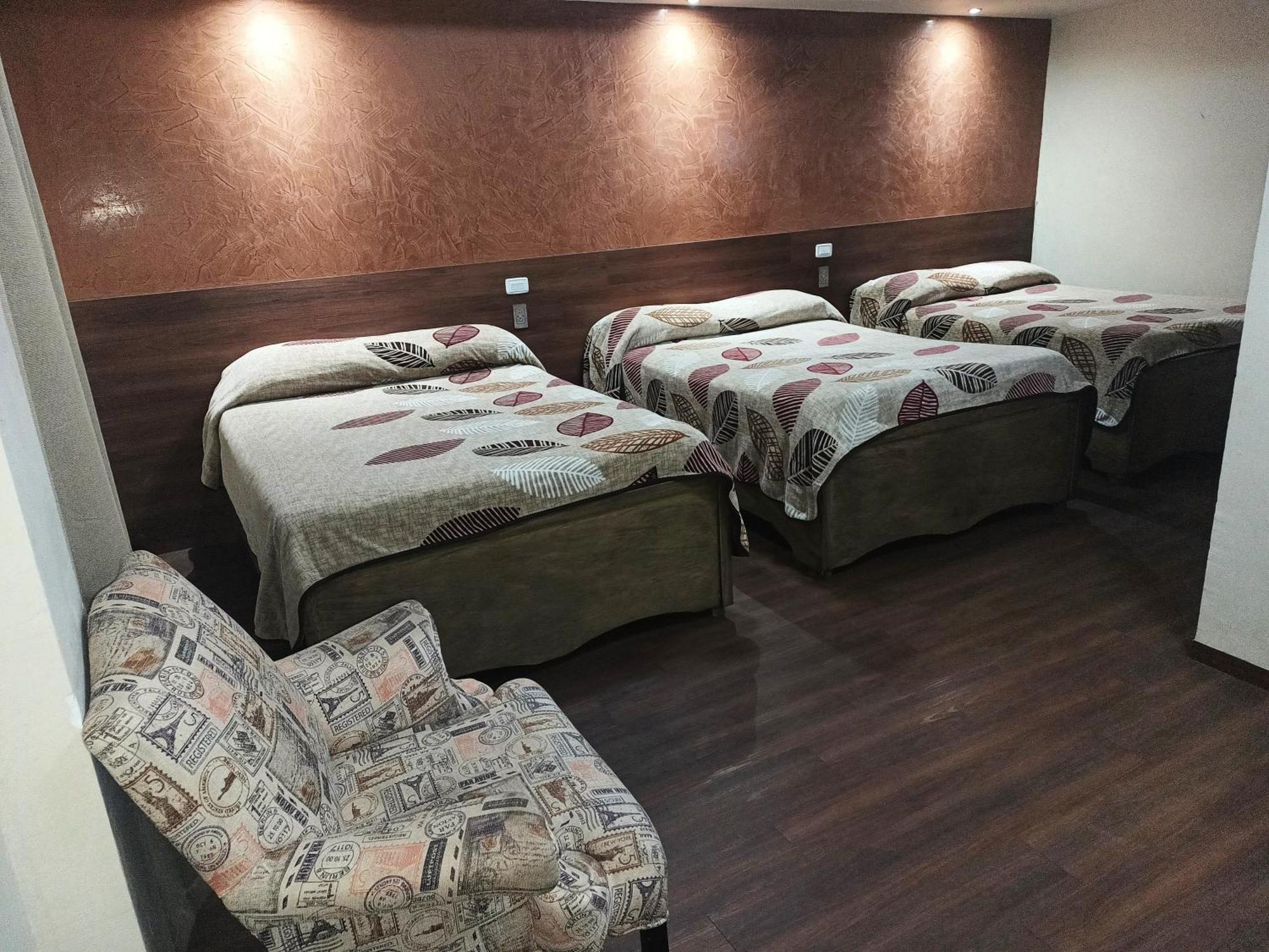 Hotel Baeza Делисьяс Экстерьер фото