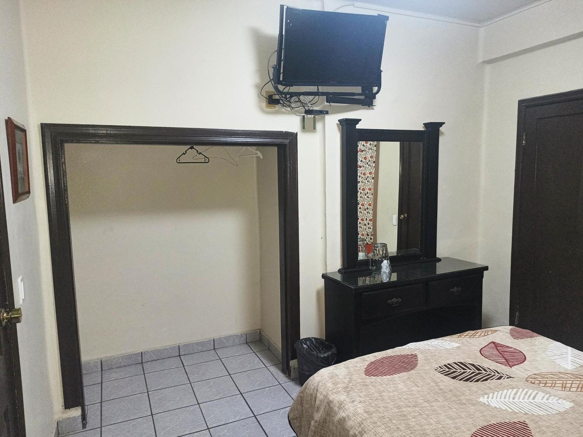 Hotel Baeza Делисьяс Экстерьер фото