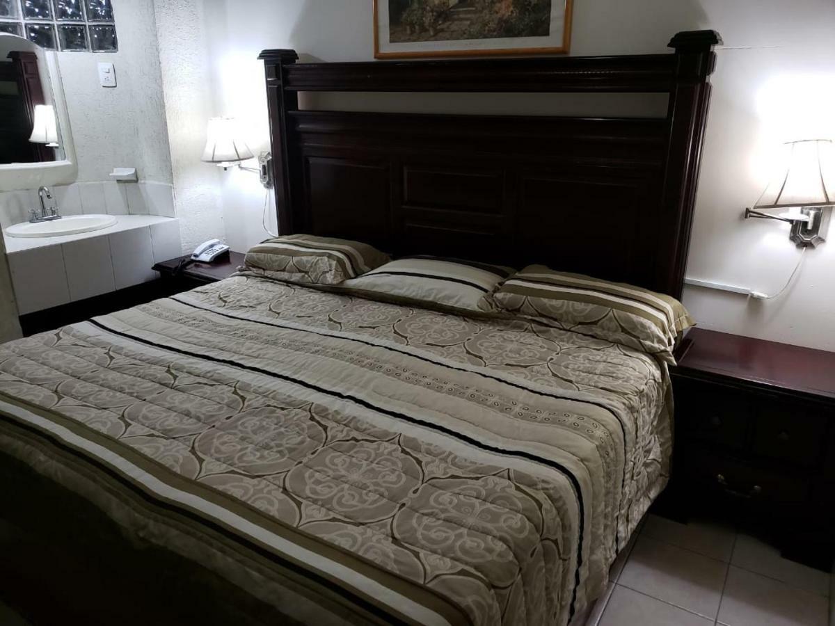 Hotel Baeza Делисьяс Экстерьер фото