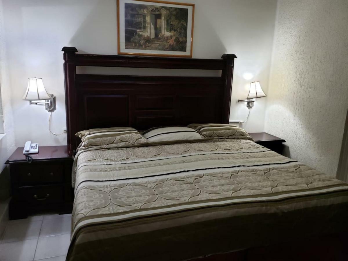 Hotel Baeza Делисьяс Экстерьер фото