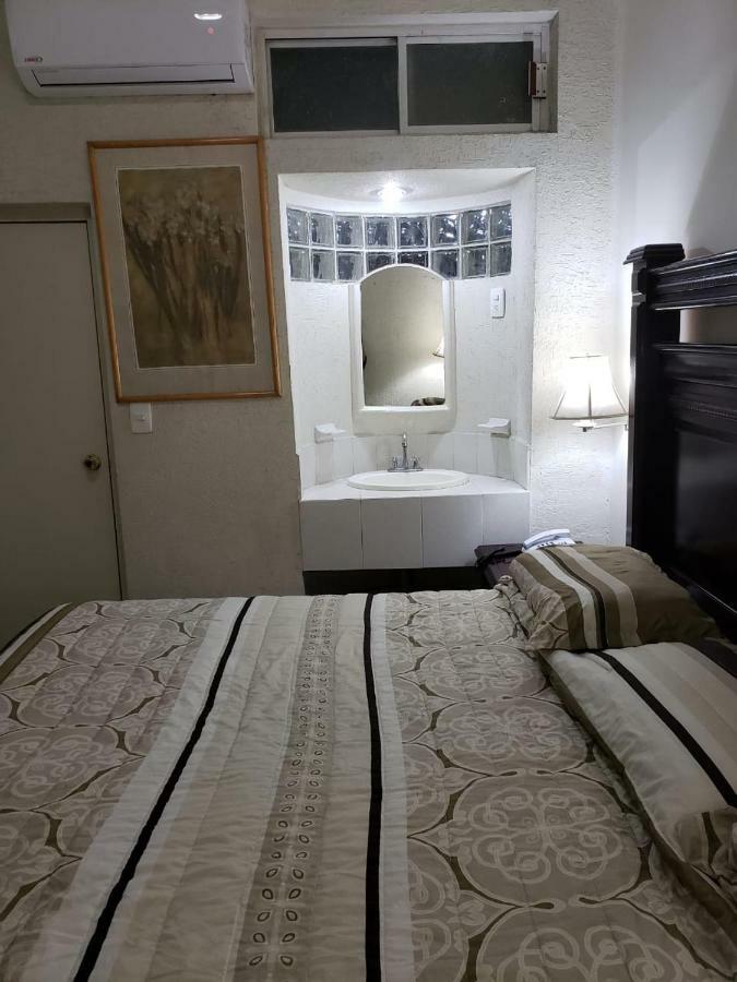 Hotel Baeza Делисьяс Экстерьер фото