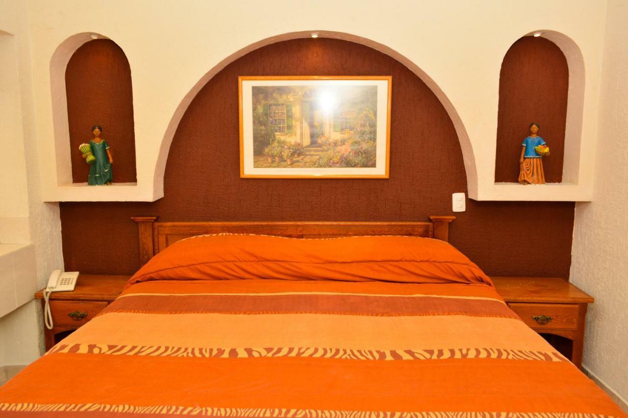 Hotel Baeza Делисьяс Экстерьер фото