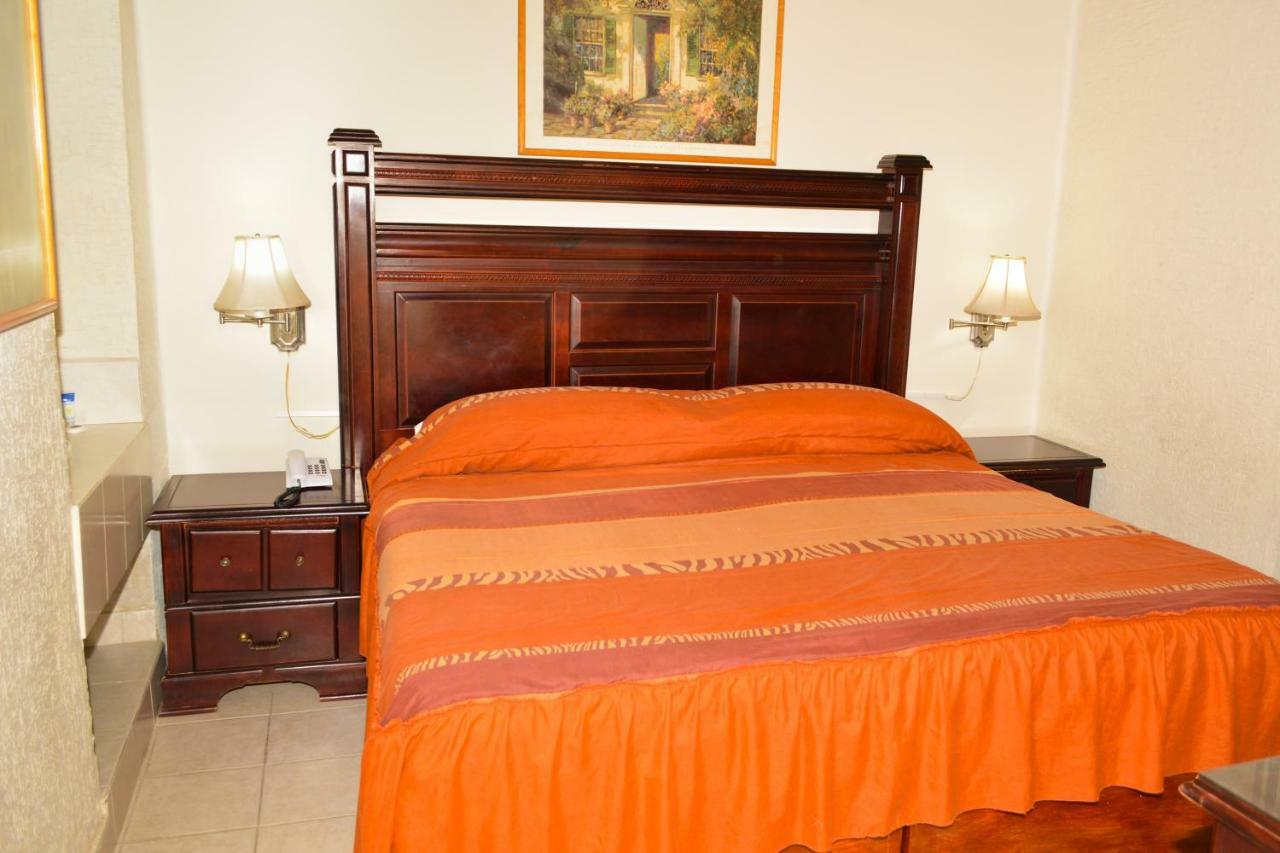 Hotel Baeza Делисьяс Экстерьер фото